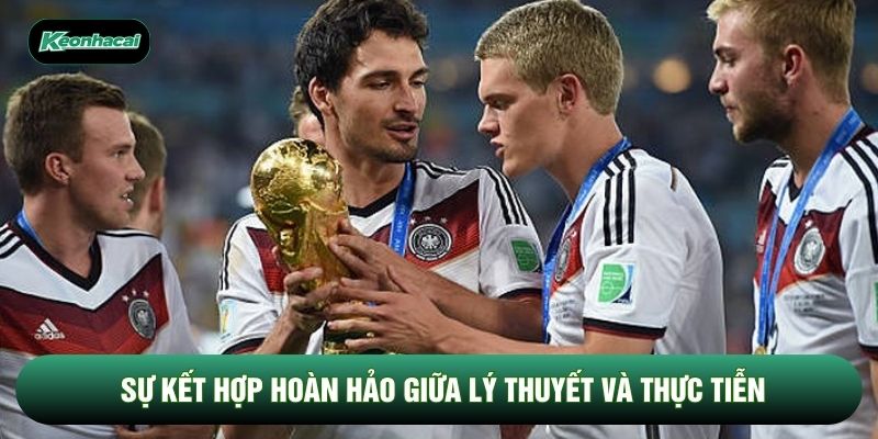 Sự kết hợp hoàn hảo giữa lý thuyết và thực tiễn Sự kết hợp hoàn hảo giữa lý thuyết và thực tiễn